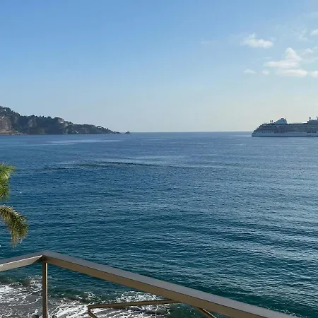 La Mansarda Apartment Giardini Naxos